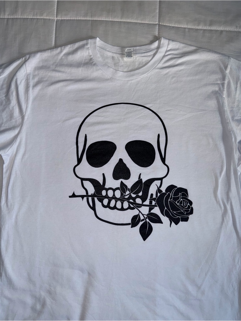 White & Black Skull & Rose Graphic Tee - Large